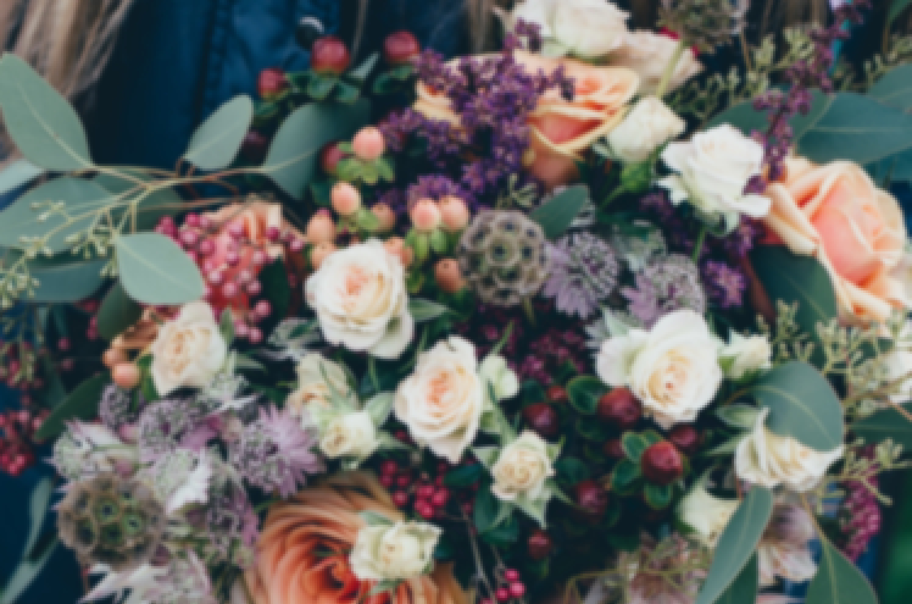 Photo d'un bouquet de mariage bohème imaginé par un fleuriste de mariage à Clermont